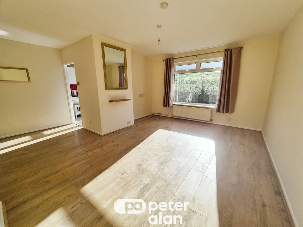 Property photo 2 of 11 Image