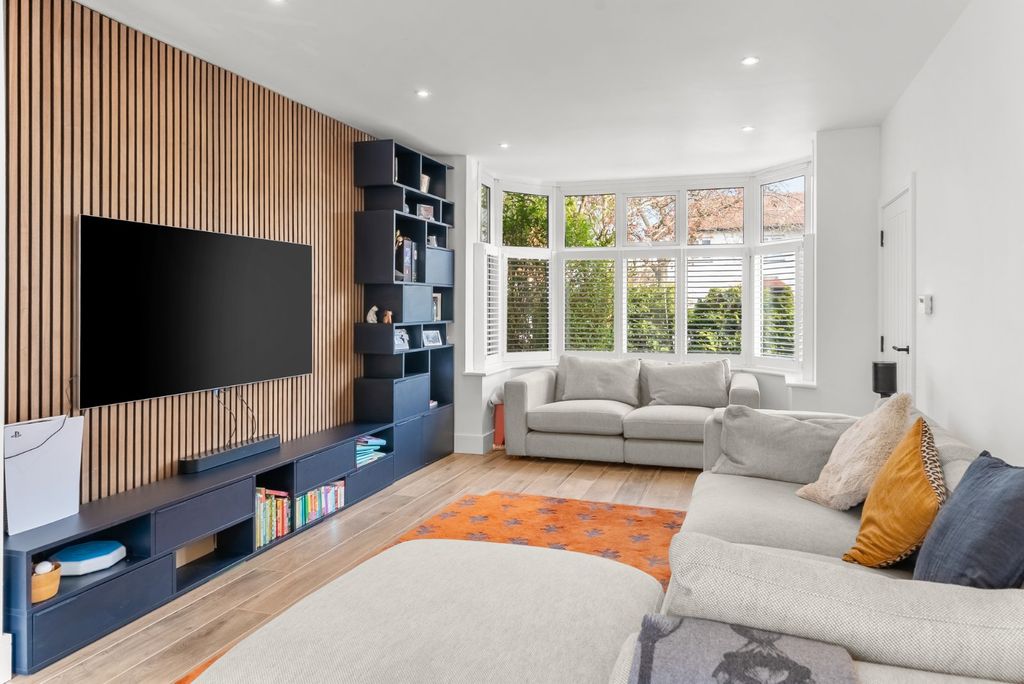 Property photo 3 of 16 Picture No. 19