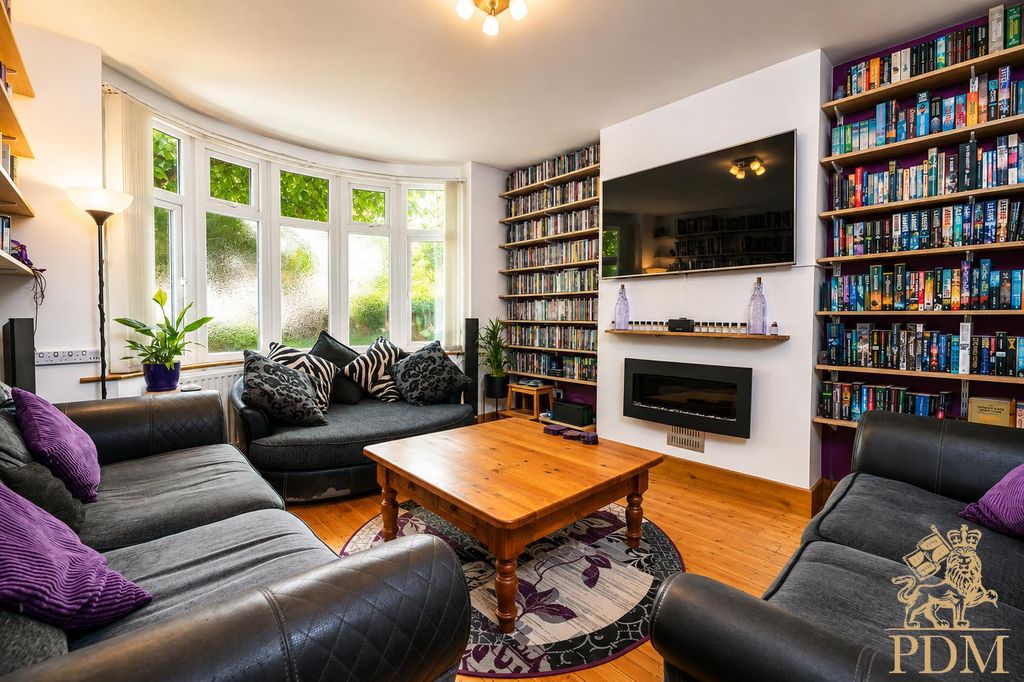 Property photo 2 of 18 18 Cottesmore Road, Lenton (3 Of 25).Png