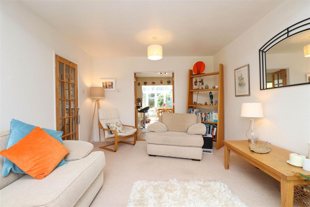 Property photo 3 of 20 Living Room