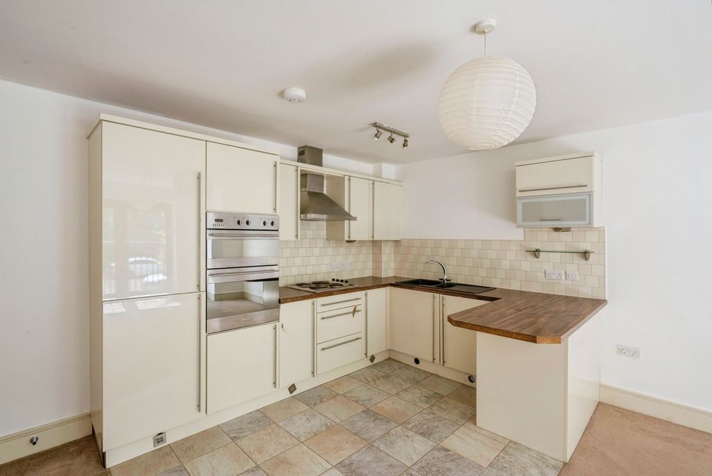 Property photo 2 of 12 Kitchen