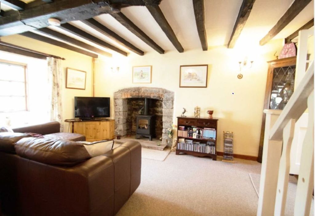 Property photo 2 of 6