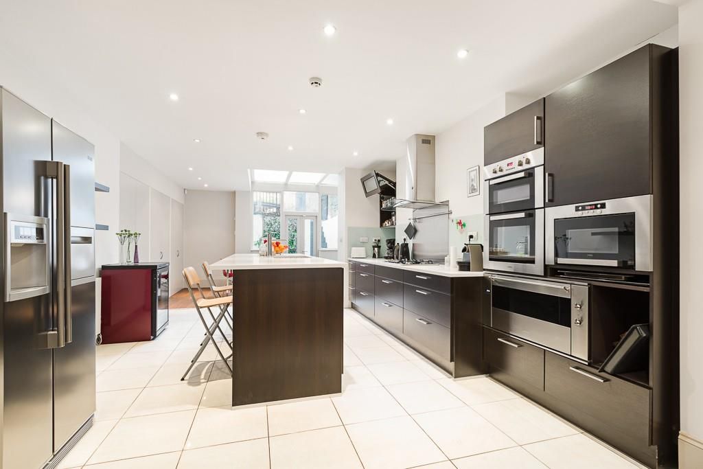 Property photo 3 of 13 Kitchen