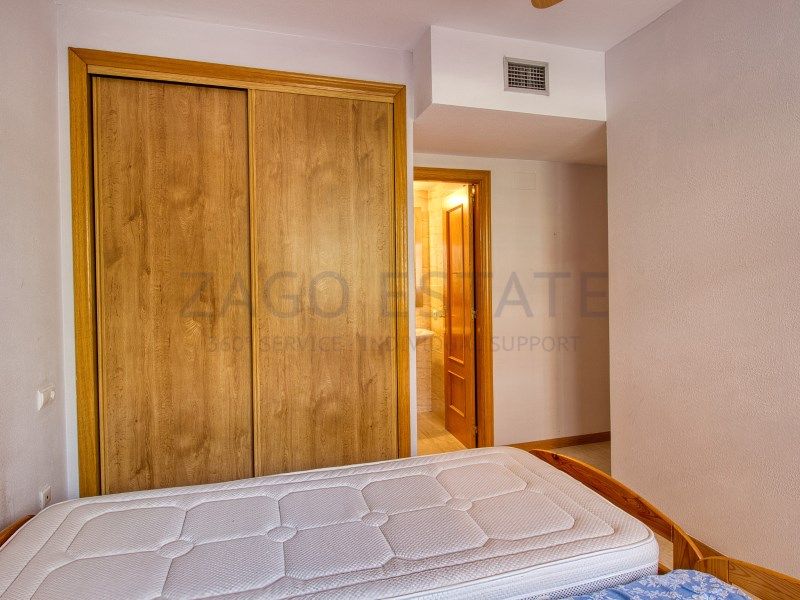 Property photo 2 of 27
