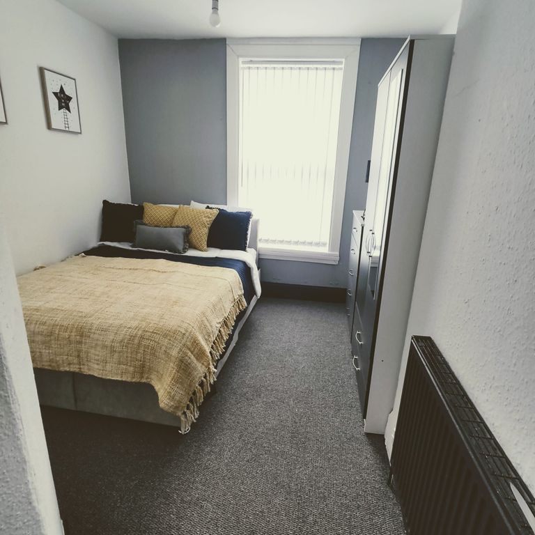 Property photo 3 of 5