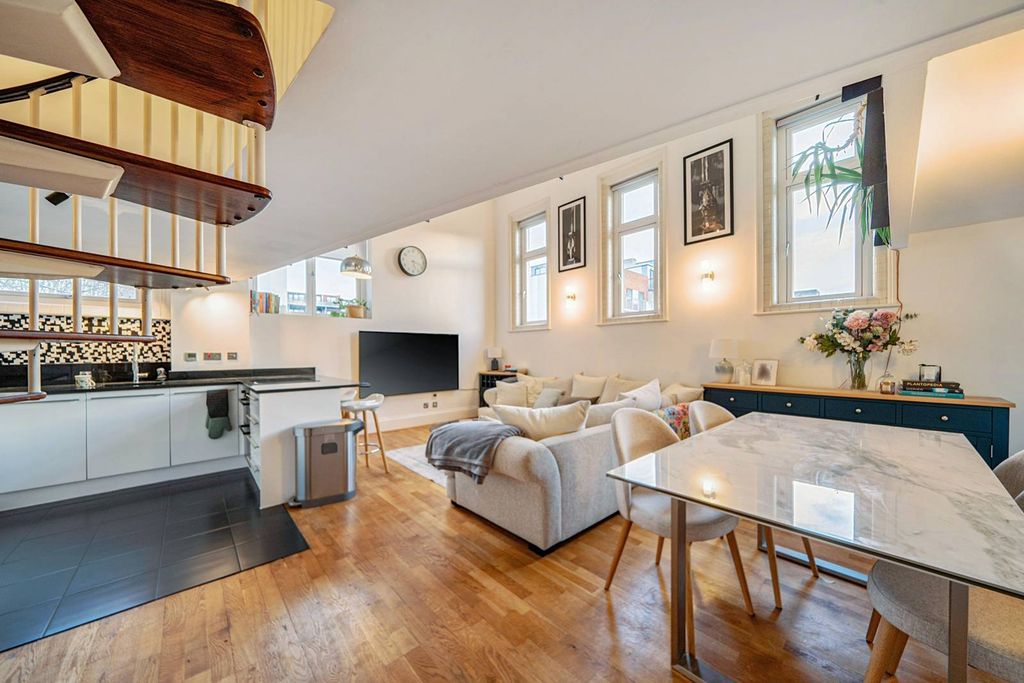 Property photo 1 of 22