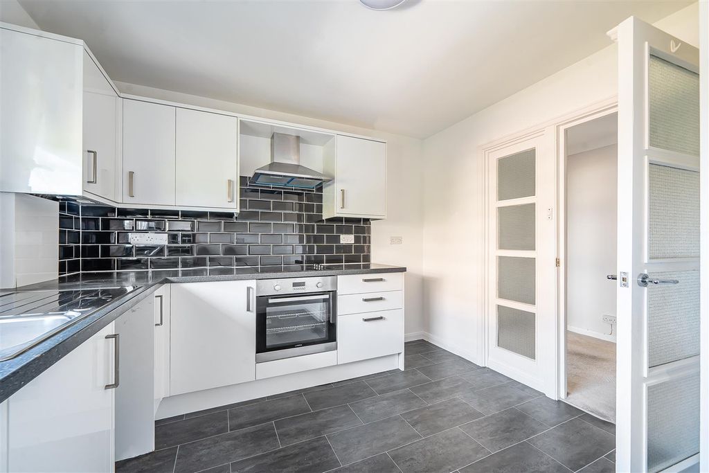 Property photo 2 of 15 For Sale By Aspire Residential | Waverley Court