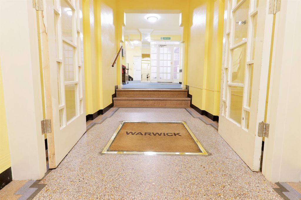 Property photo 3 of 14 Hallway