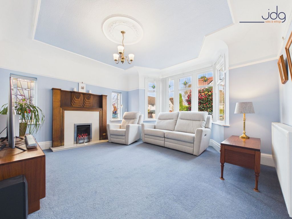 Property photo 2 of 22 Primary Lounge