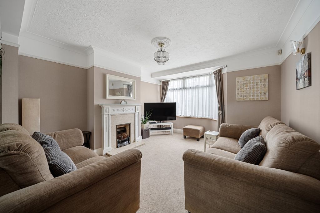 Property photo 2 of 24 4332672