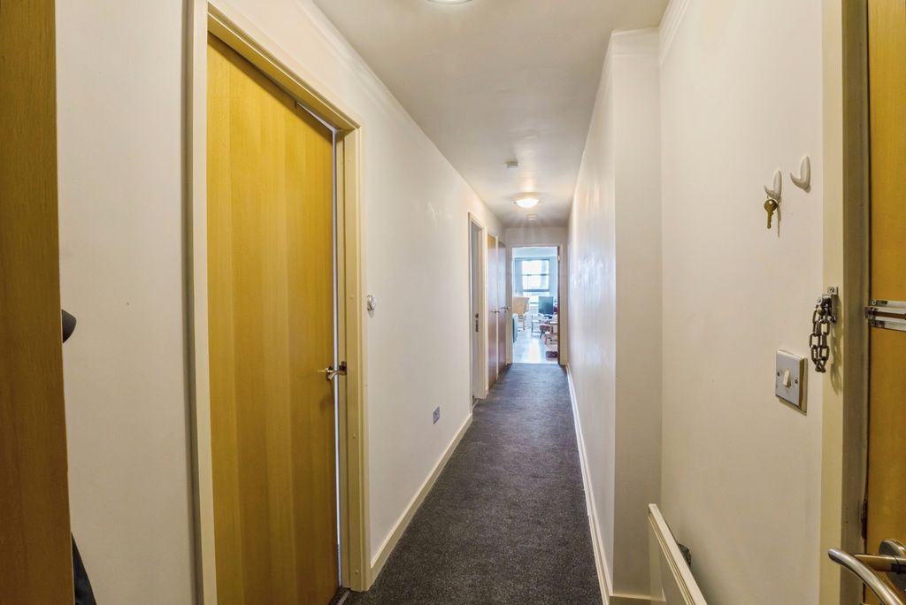 Property photo 3 of 19 Pbox-Img.Jpg