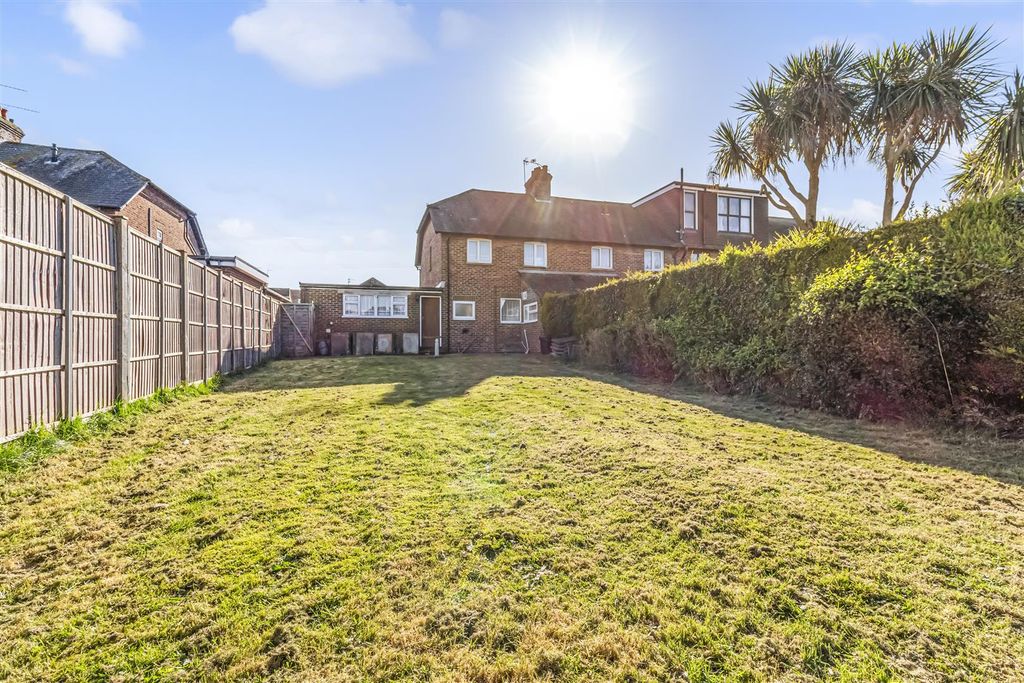 Property photo 3 of 20 56 Worthing Road-019.Jpg