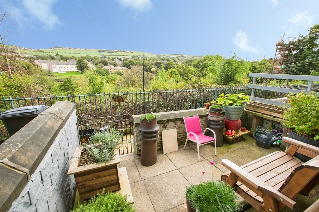Property photo 3 of 14