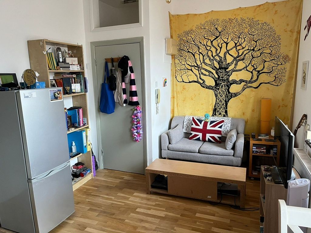 Property photo 3 of 7