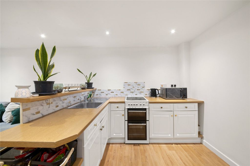 Property photo 3 of 12 Picture No. 04