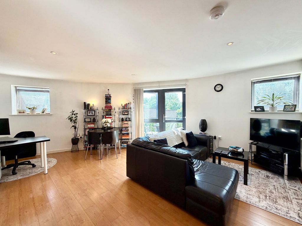 Property photo 2 of 9
