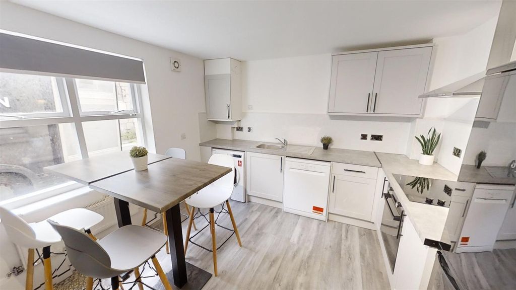 Property photo 2 of 16 Flat-1-7-Piccadilly-Place-Bath-09132024_095709.Jpg