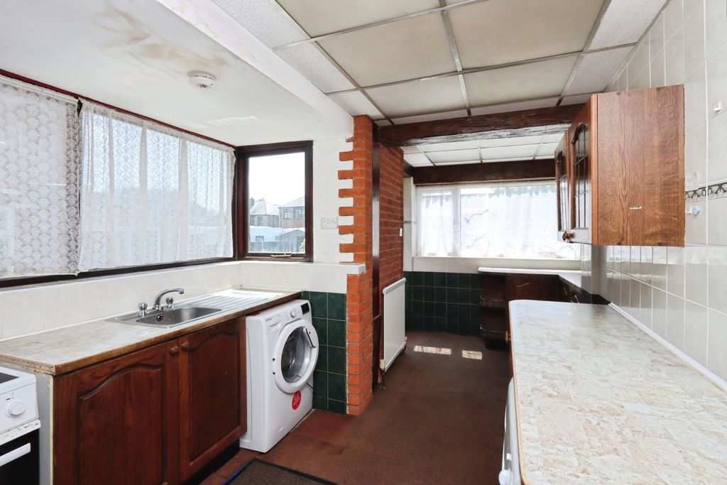 Property photo 3 of 17 Photo