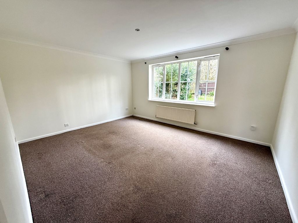 Property photo 3 of 34 4849456