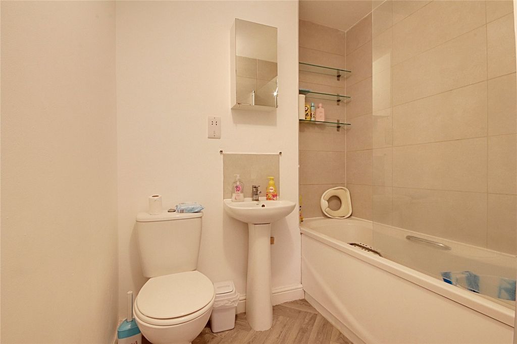 Property photo 3 of 14 Picture No. 11