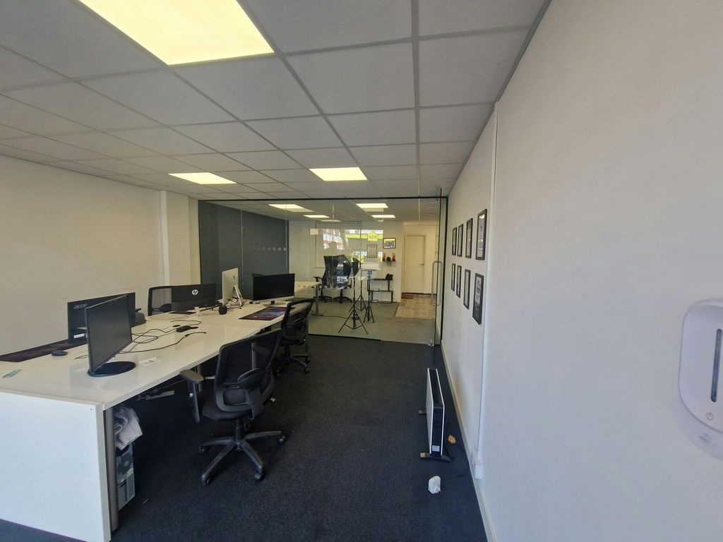 Property photo 1 of 4 26658Cf2887d4d6c84878108F172Adc0.Jpg