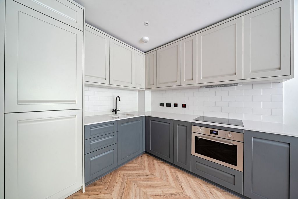 Property photo 2 of 13 Picture No. 11