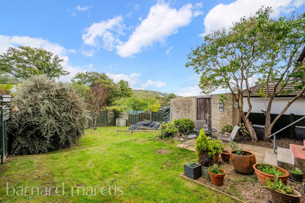 Property photo 3 of 9