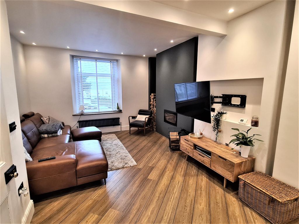 Property photo 2 of 14 Balcony