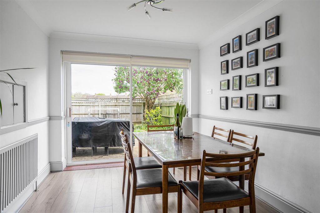 Property photo 3 of 17 Dining Room