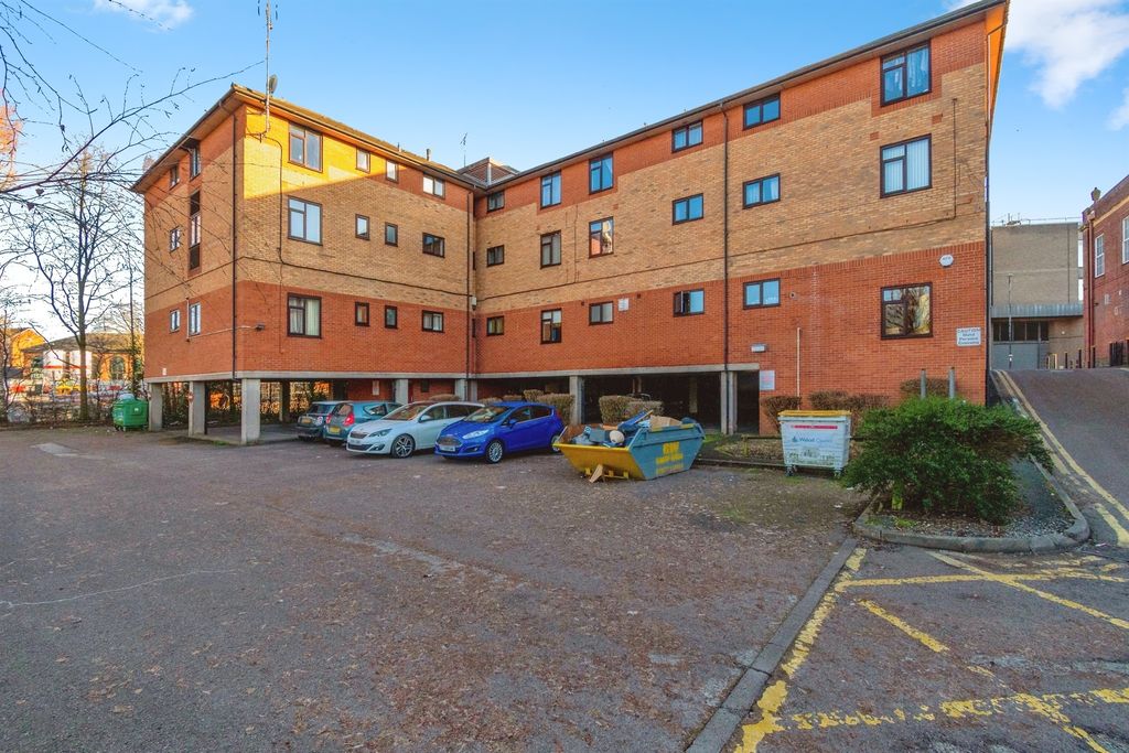 Property photo 1 of 14