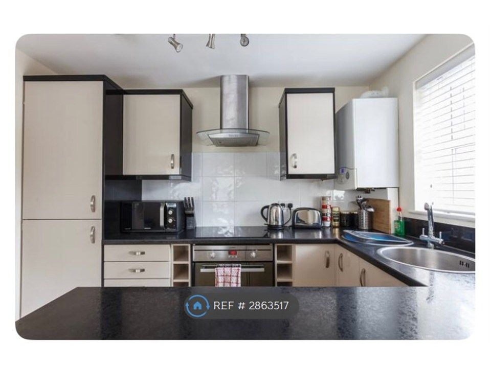 Property photo 2 of 18 Kitchen