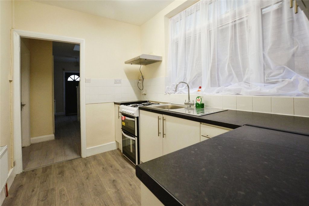 Property photo 3 of 11 Picture No. 02