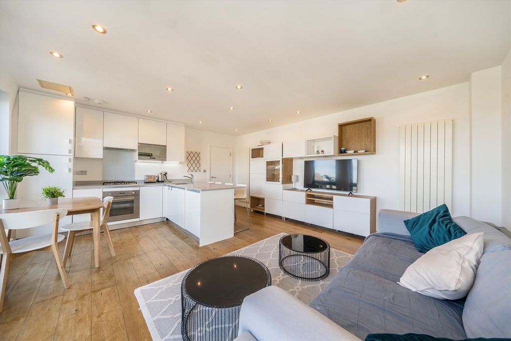 Property photo 2 of 12