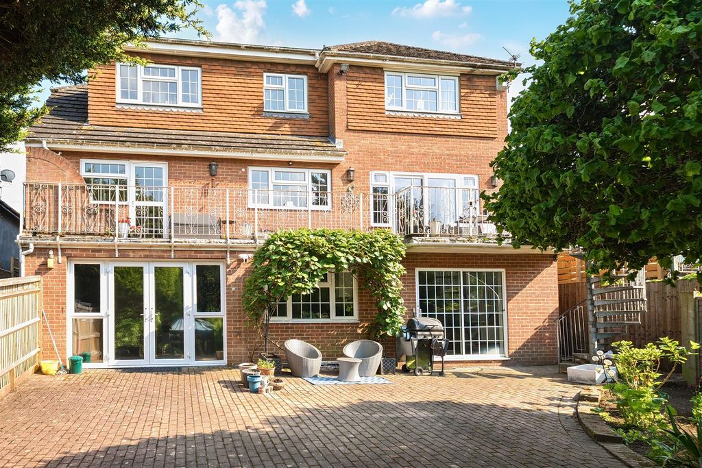 Property photo 2 of 27 66-6A05d200E7B9E-1455124-106-6A05c2E6B759A-Arw-1-6