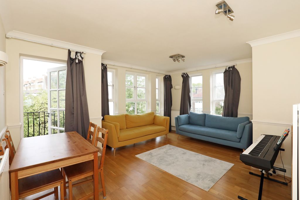 Property photo 3 of 11