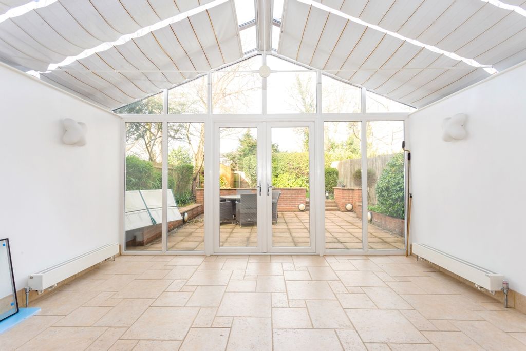 Property photo 2 of 27 34 Queensacre Fpz...