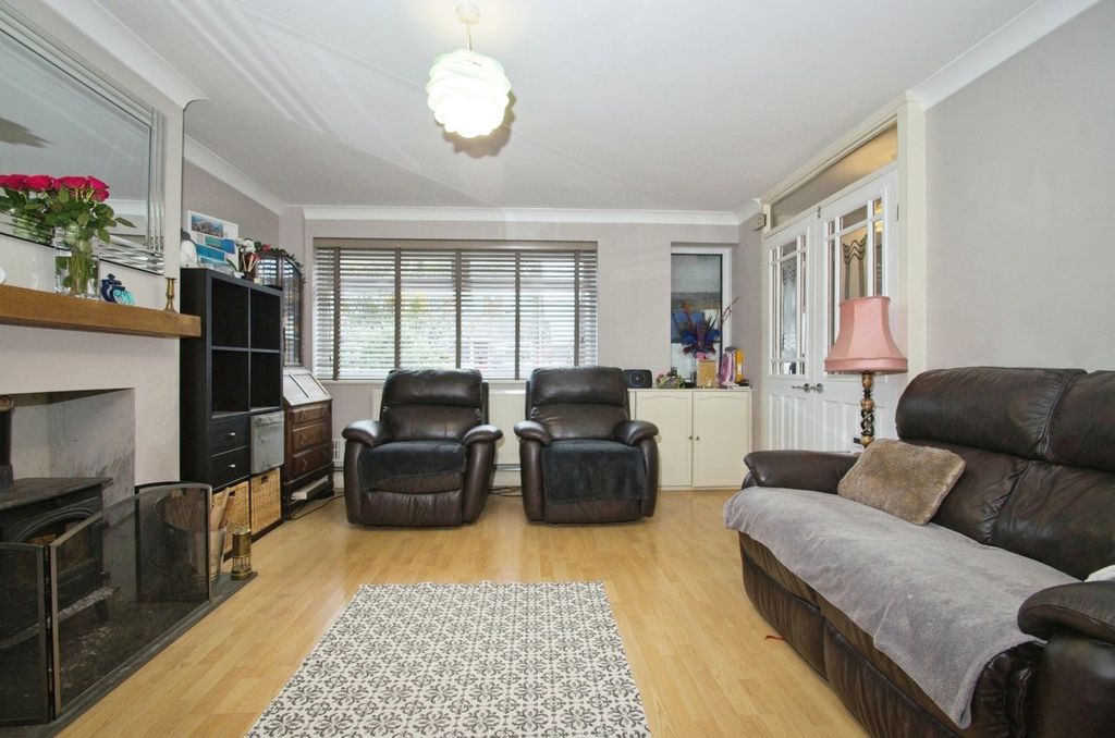 Property photo 3 of 16