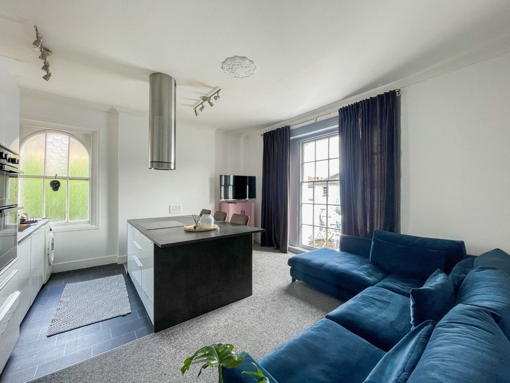 Property photo 2 of 9 2546454