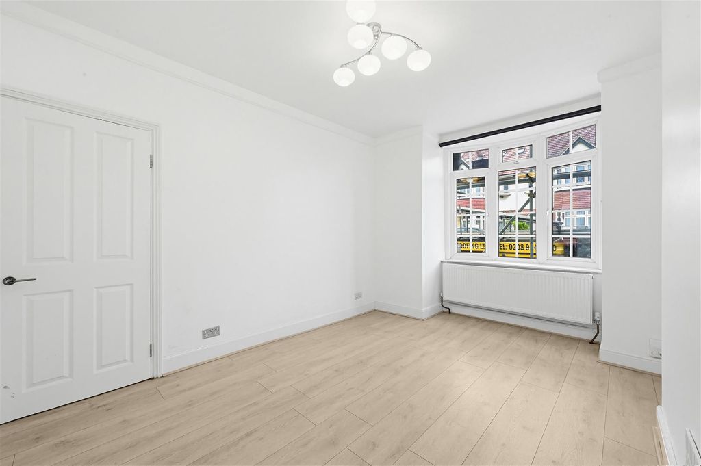 Property photo 3 of 12 11.Jpg