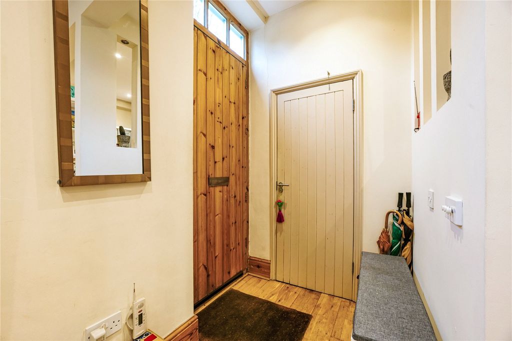 Property photo 3 of 15 Picture No. 12