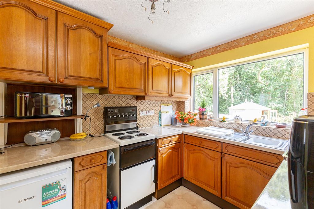 Property photo 3 of 21 Untitled-3098.Jpg