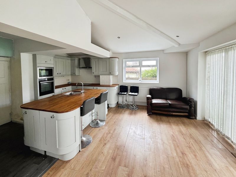 Property photo 2 of 17 Kitchen Diner