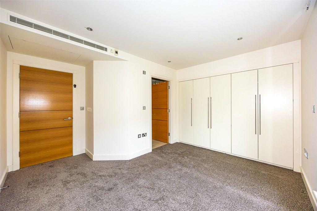Property photo 3 of 19 Picture No. 35