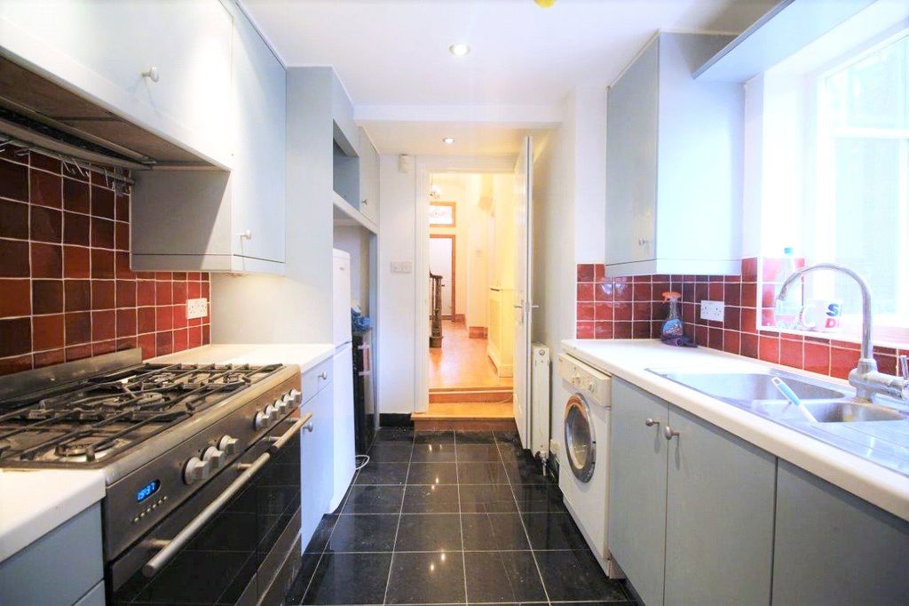 Property photo 2 of 8 Picture No. 21