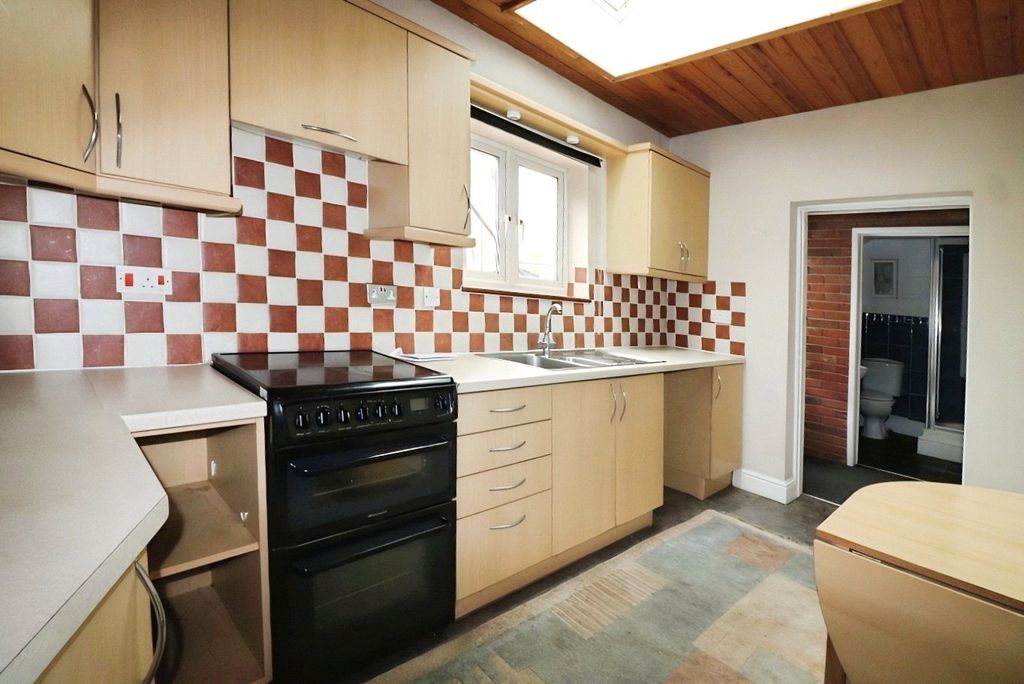 Property photo 2 of 16 Picture No. 06