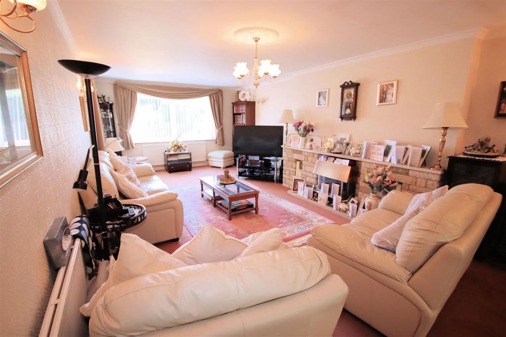 Property photo 2 of 37 Living Room