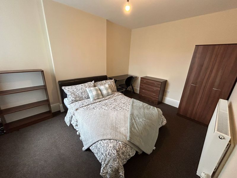 Property photo 3 of 6 Photo 4