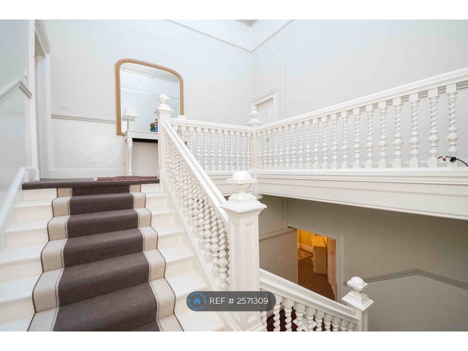 Property photo 3 of 14 Stairs Leading Up To  Flat 4