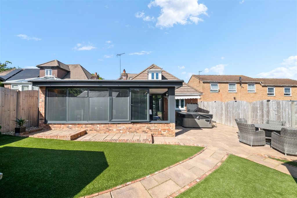 Additional image 22 of 4 bed detached bungalow for salePole Hill Road, Hayes UB4