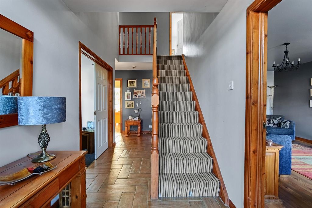 Property photo 3 of 44 63 Lord Moira Park 01.Jpg